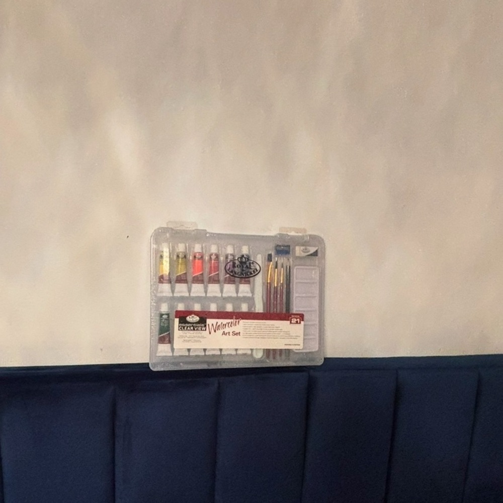 Watercolor art set, brand new never opened great gift! - Picture 3 of 4